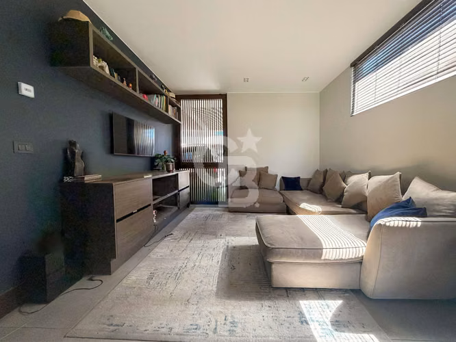Moderna casa mediterránea en condominio