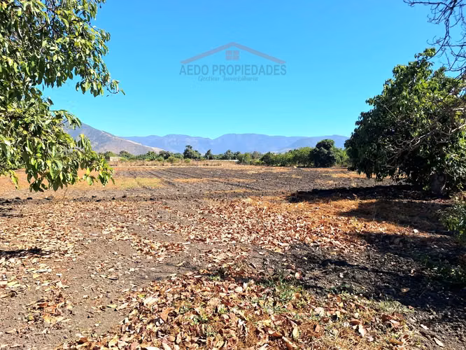 Se Vende Parcela/Terreno con Hermosa Casa, Sector Pocochay, Comuna de La Cruz