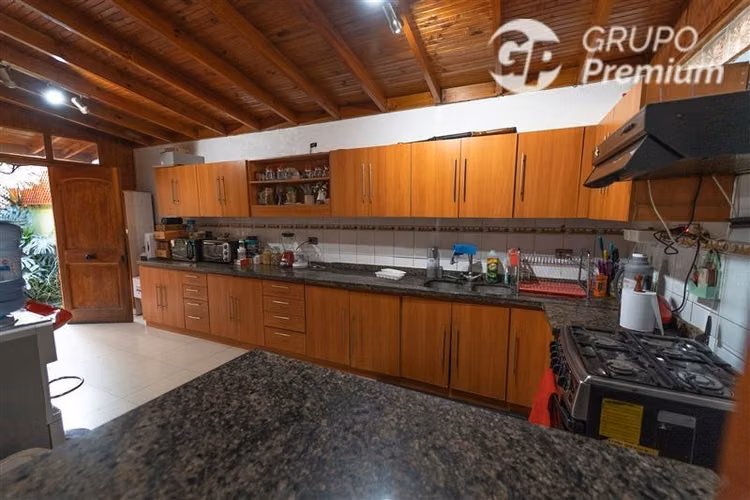 Casa en venta de 4 dorm. en Pudahuel