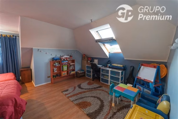 Casa en venta de 4 dorm. en Pudahuel