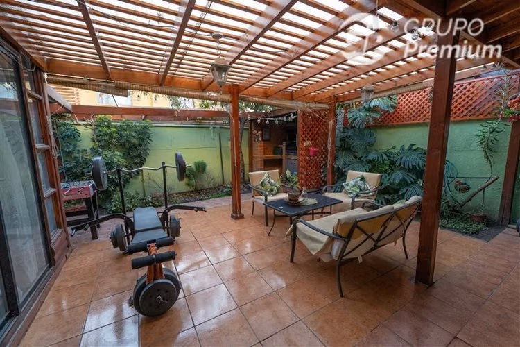 Casa en venta de 4 dorm. en Pudahuel