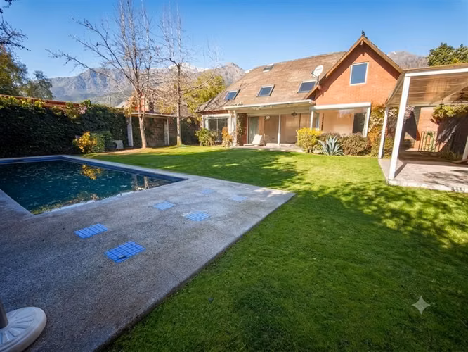 Casa arriendo de 6 dormitorios 4 baños Las Pircas Peñalolén