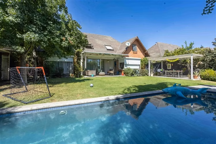 Casa arriendo de 6 dormitorios 4 baños Las Pircas Peñalolén