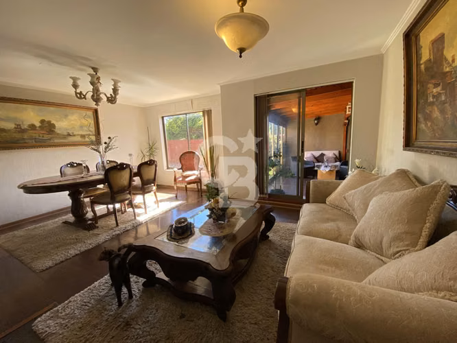 Casa en venta con excelentes características únicas - Imagen 2