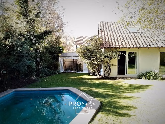 Casa en venta sector Club Médico