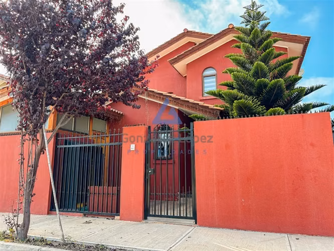Casa 4D 3B con quincho Senderos del Milagro La Serena