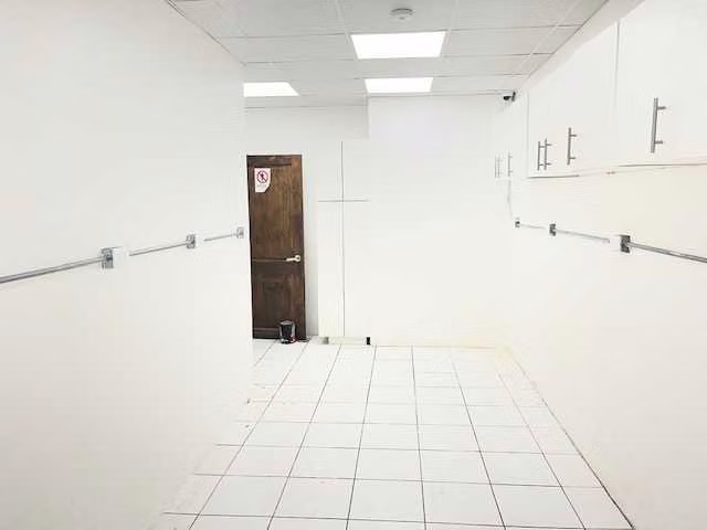 Sector Centro, Local Comercial de 79 m2 (154940)