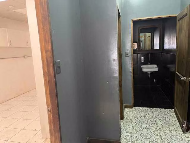 Sector Centro, Local Comercial de 79 m2 (154940)
