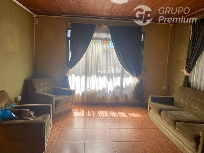 Casa en venta de 4 dorm. en Curicó