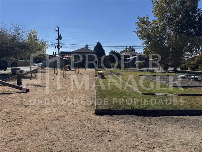 Casa 160 m en Barrio Barcelona Pasaje Los Pirineos