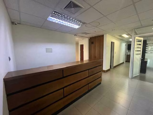 Sector Centro, Oficina de 177 m2 y 2 Estac (154953)