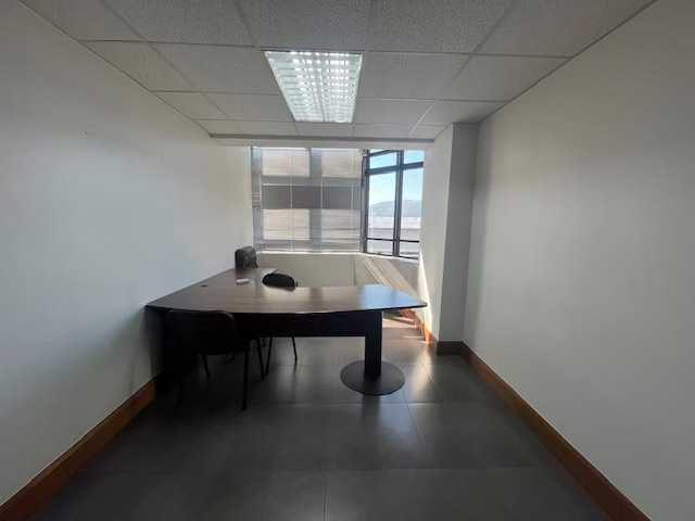 Sector Centro, Oficina de 177 m2 y 2 Estac (154953)