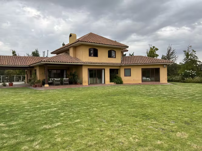VENTA CASA EN CONDOMINIO 5HAB 3BA COLINA