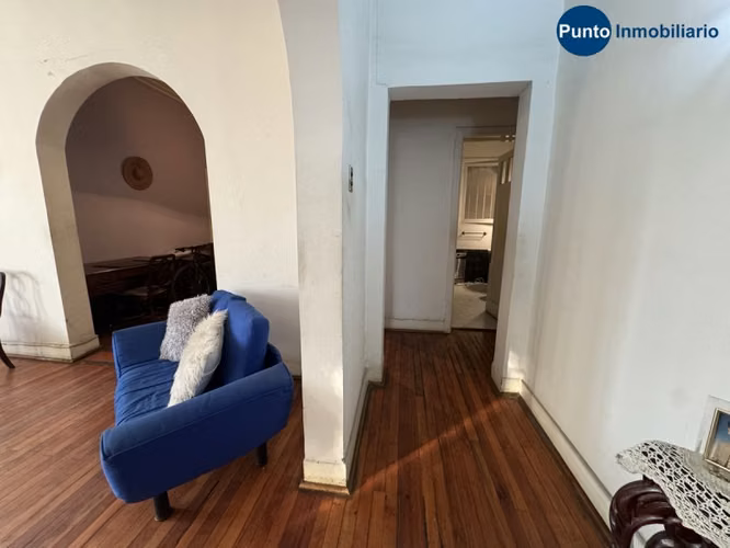 Amplio Inmueble con Potencial Comercial