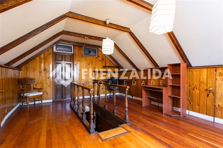venta 4 dorm 1 baño servicios Sport Frances Vitacura