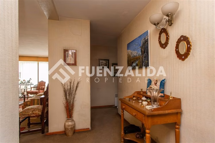 Departamento a pasos del metro - Imagen 3