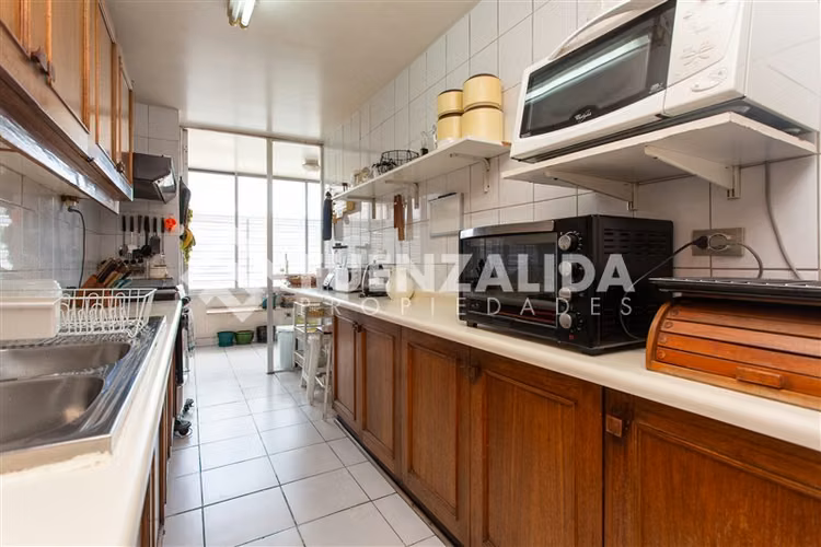 Departamento a pasos del metro - Imagen 10