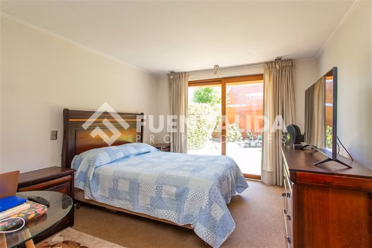 Casa en condominio,A.Casanova Peñalolén,4D /4B / seg. 24hrs.