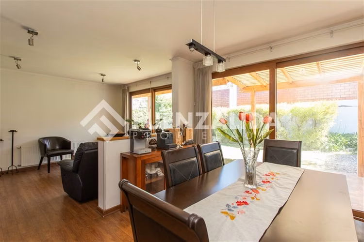 Casa en condominio,A.Casanova Peñalolén,4D /4B / seg. 24hrs.