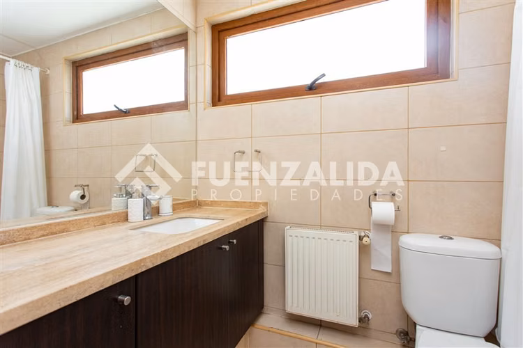 Casa en condominio,A.Casanova Peñalolén,4D /4B / seg. 24hrs.