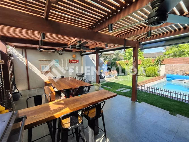 Casa en Condominio con piscina, La Reina Alta 4 dorm y serv