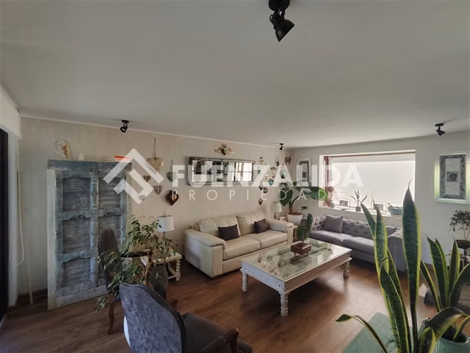 Casa en Condominio con piscina, La Reina Alta 4 dorm y serv