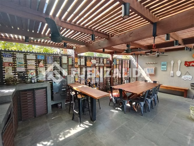 Casa en Condominio con piscina, La Reina Alta 4 dorm y serv