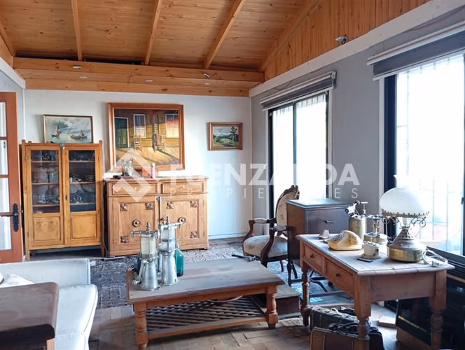 Exclusiva casa en venta en Las Condes con gran terreno