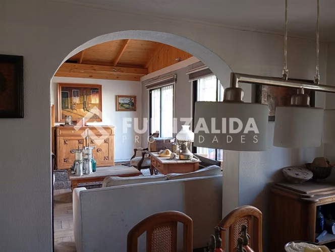 Exclusiva casa en venta en Las Condes con gran terreno