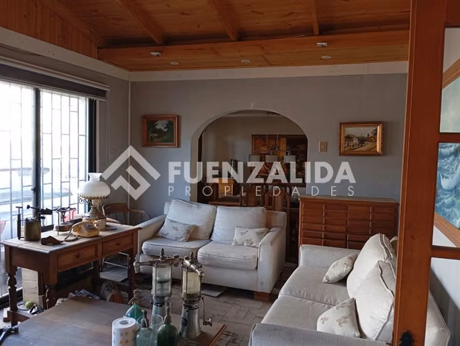 Exclusiva casa en venta en Las Condes con gran terreno