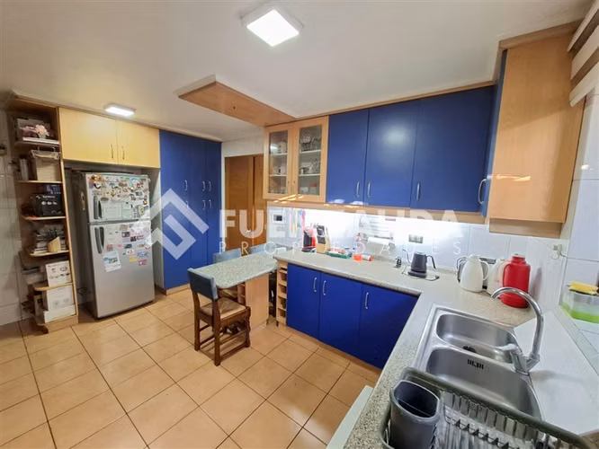Casa en venta de 4 dorm en Las Condes