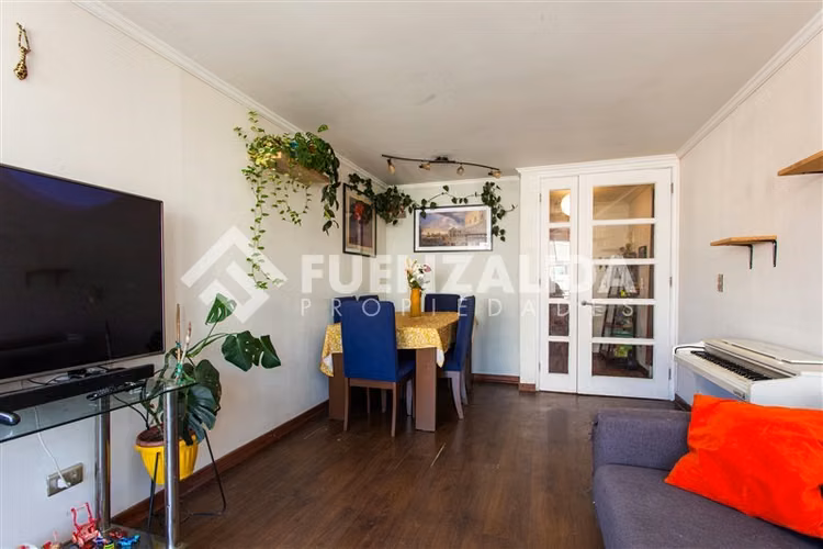 Departamento con terraza y gran ubicación en Ñuñoa