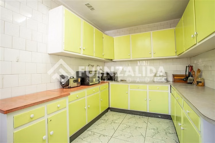 Casa en venta de 6 dorm. en Las Condes
