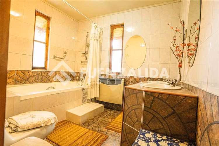 Casa en venta de 3 dorm. en Pirque