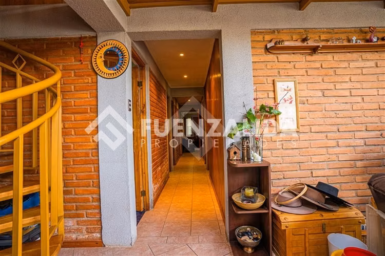Casa en venta de 3 dorm. en Pirque
