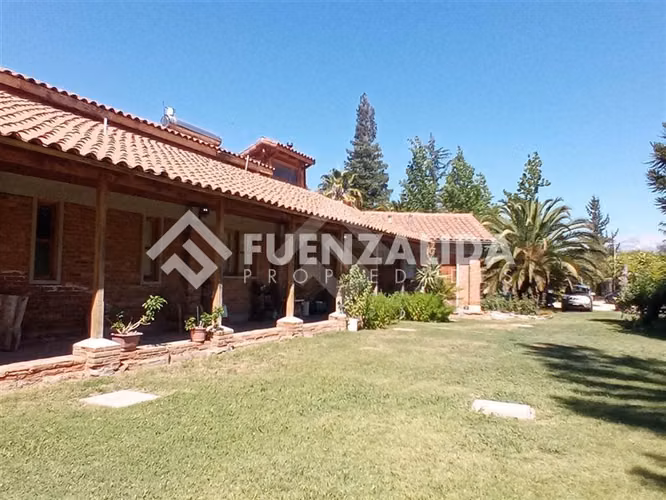 Casa en venta de 3 dorm. en Pirque