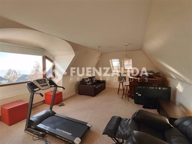 Casa en venta de 5 dorm. Condominio, San Carlos de Apoquindo