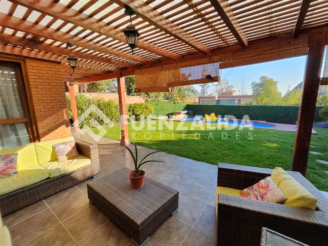 Casa en venta de 5 dorm. Condominio, San Carlos de Apoquindo