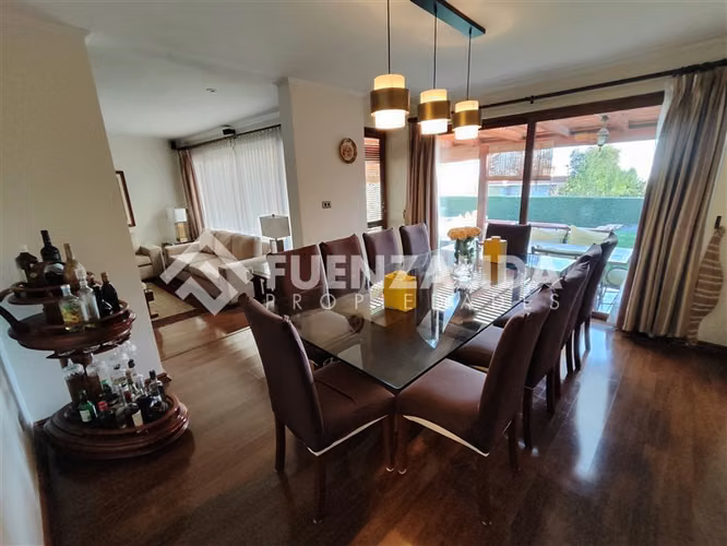 Casa en venta de 5 dorm. Condominio, San Carlos de Apoquindo