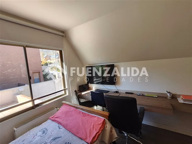 Casa en venta de 5 dorm.Condominio, San Carlos de Apoquindo