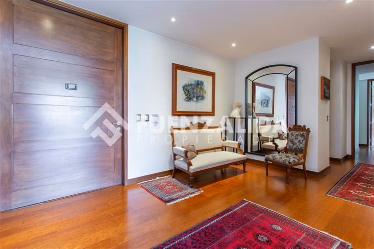 Venta depto San Damian, 3 dorm, con jardín uso exclusivo.