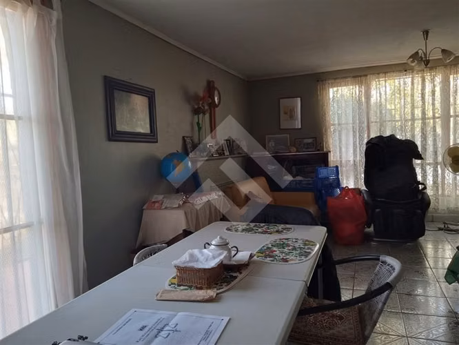venta de 4 dorm. en Macul, amplios espacios y terreno - Imagen 4