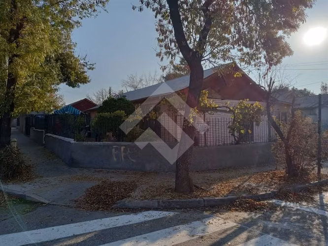 venta de 4 dorm. en Macul, amplios espacios y terreno - Imagen 24