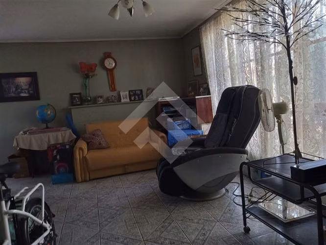 venta de 4 dorm. en Macul, amplios espacios y terreno - Imagen 3
