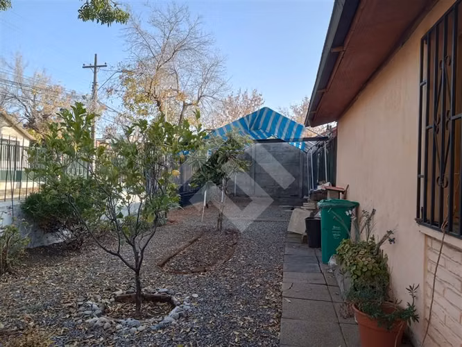 venta de 4 dorm. en Macul, amplios espacios y terreno - Imagen 23