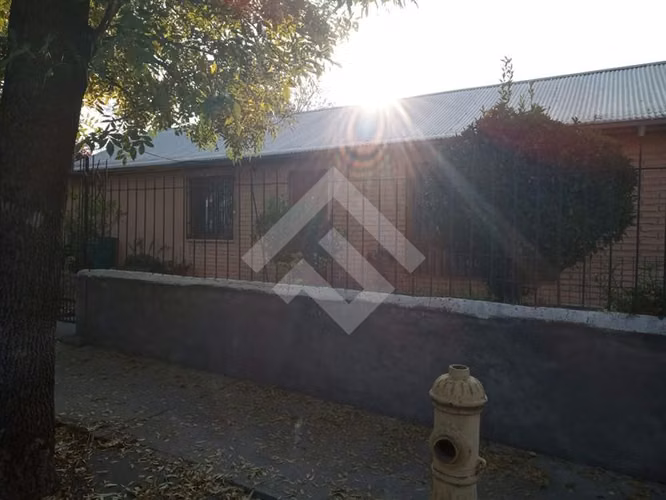 venta de 4 dorm. en Macul, amplios espacios y terreno - Imagen 22