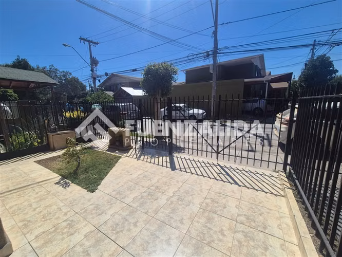 Casa en venta de 3 dorm. en Maipú