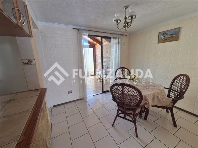 Casa en venta de 3 dorm. en Maipú