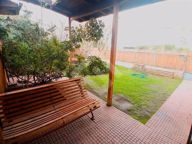Casa en venta de 6 dorm. en Las Condes - Imagen 2
