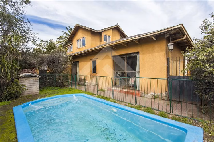 Casa en venta de 6 dorm. en Las Condes - Imagen 1